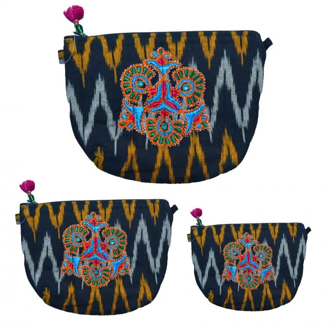 Handcrafted Cotton And Sponge Travelling Kit